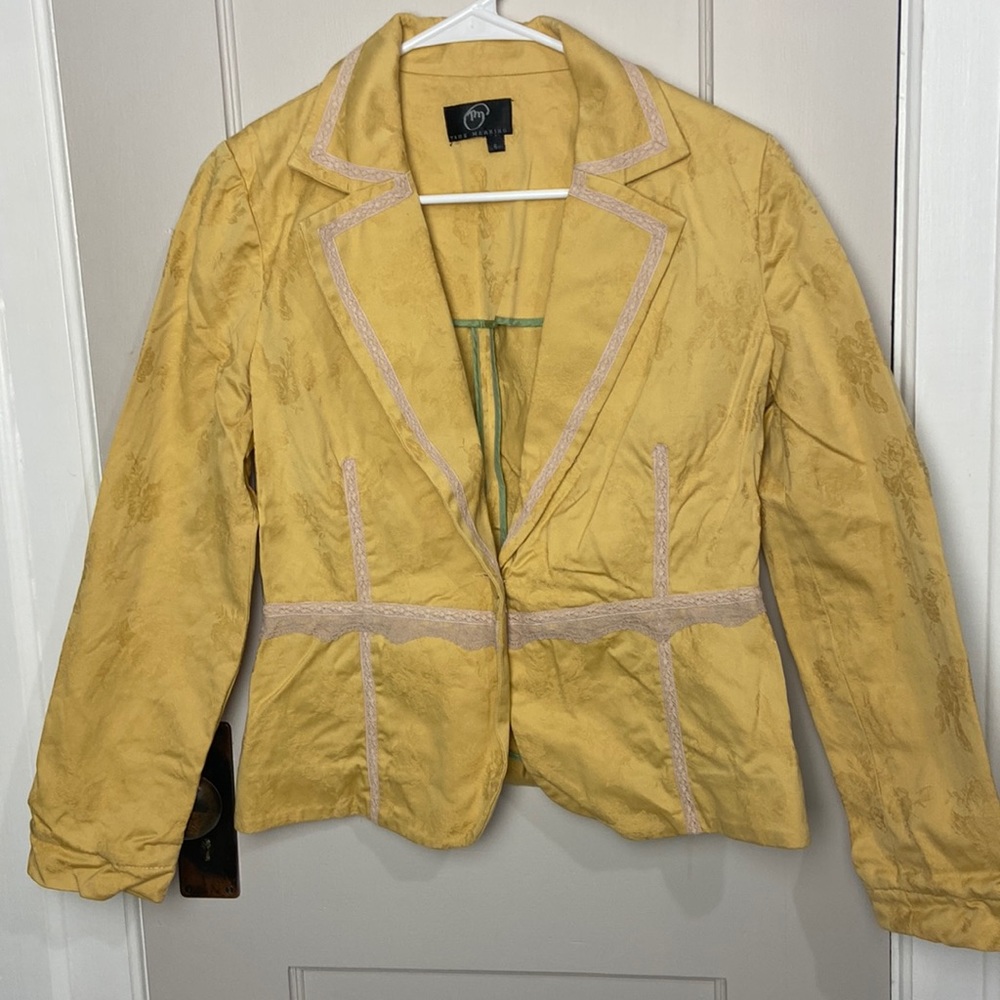 Pastel yellow embroidered vintage blazer